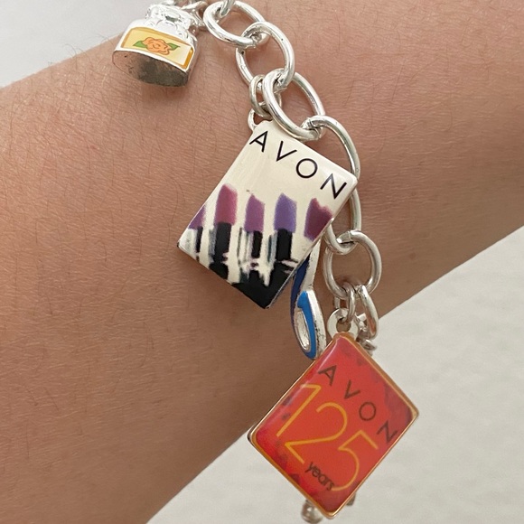2011 AVON 125th Anniversary Enameled 12-Charm Bracelet 40.1g - Picture 4 of 16